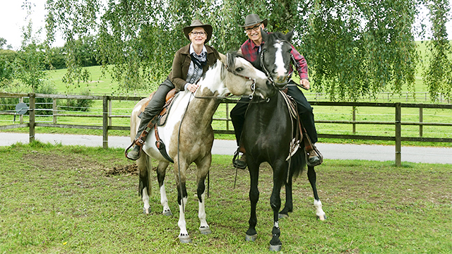 Doris und Peter Egli auf ihren Pferden