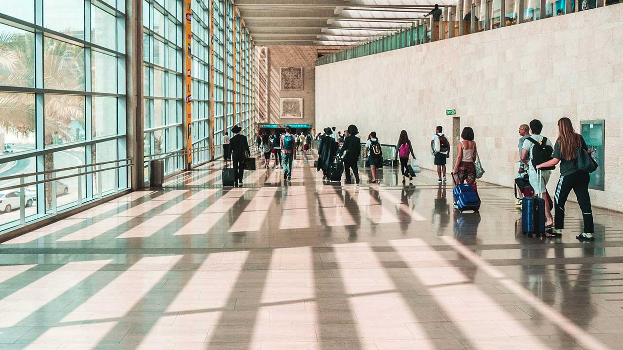 Im Innern des Flughafens Ben Gurion in Israel
