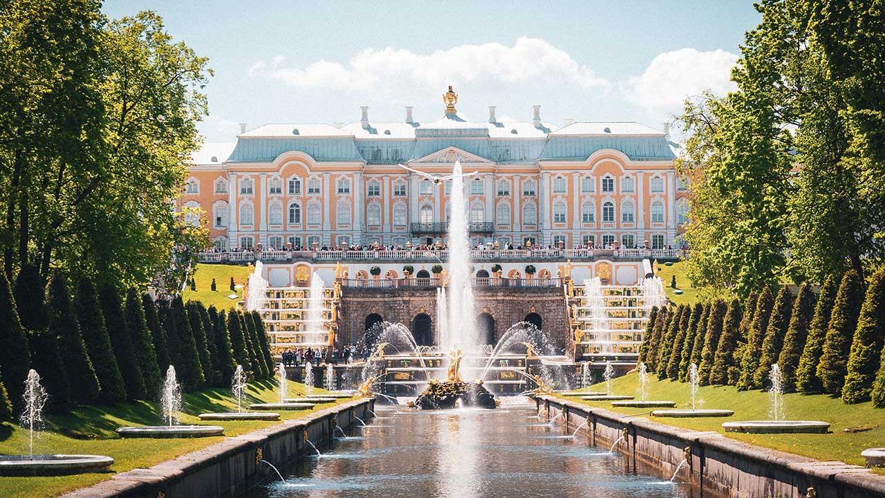 Schloss Peterhof in St. Petersburg in Russland