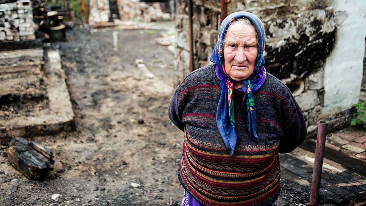 ältere Frau in der Ukraine