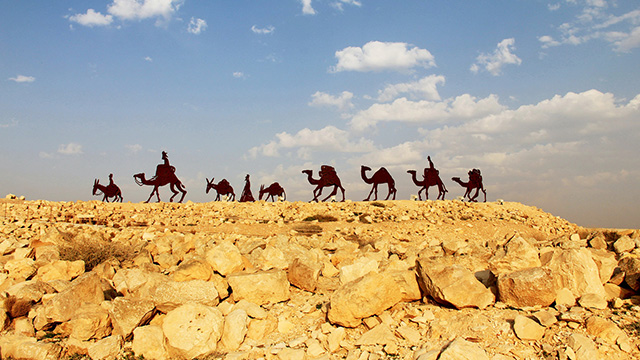Karawane unterwegs in der Wüste
