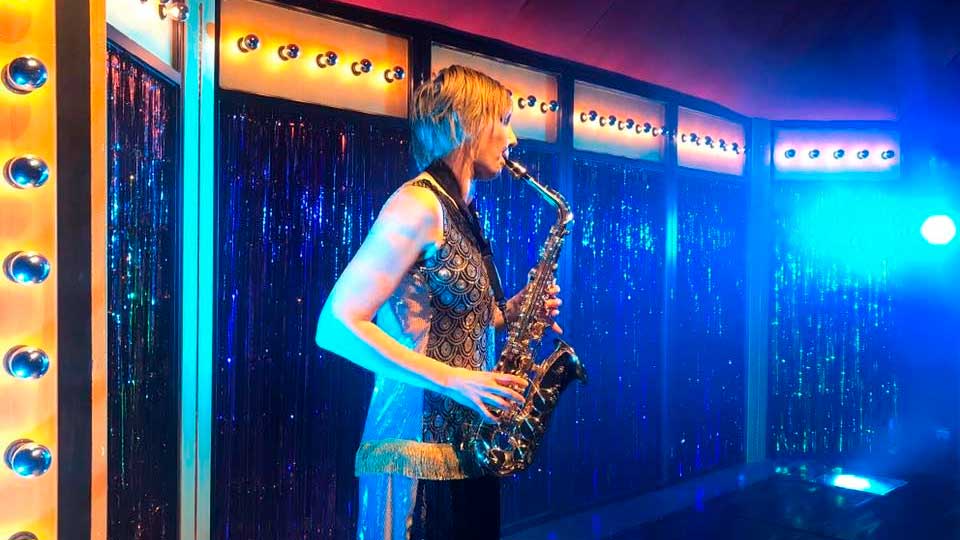 Saxophon-Spielerin | (c) Zirkus Mugg