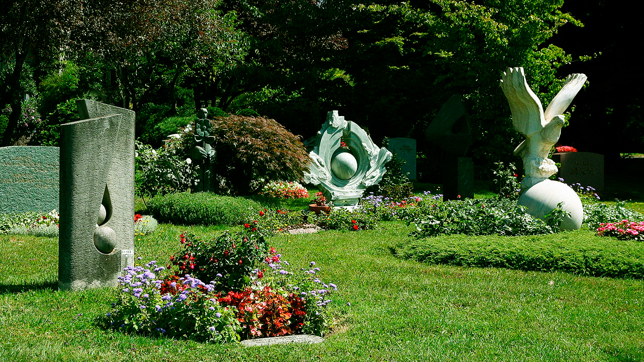 Gräber im Friedhof Zürich-Hönggerberg | (c) Charly Bernasconi/Wikipedia