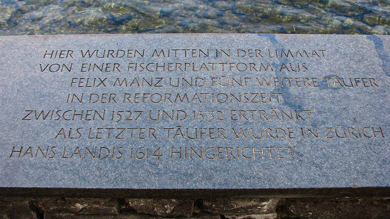 Gedenkstein für die Täufer an der Limmat in der Stadt Zürich