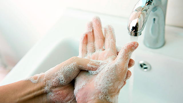 Die Hände waschen